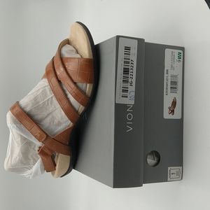 Price final $ Vionic sandals Women Size 9 (Wide)